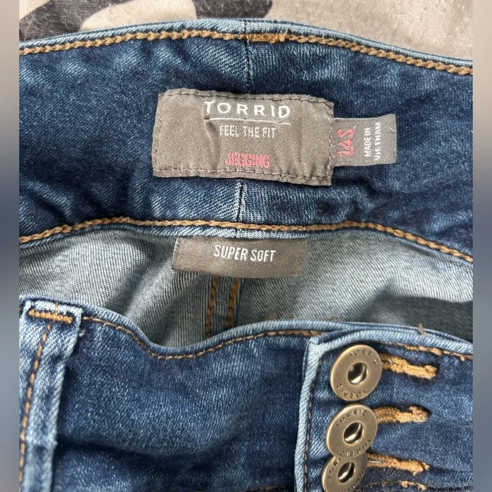 Torrid Super Soft Jeggings – Dark Wash | Size 14S | Like New - Picture 3 of 4